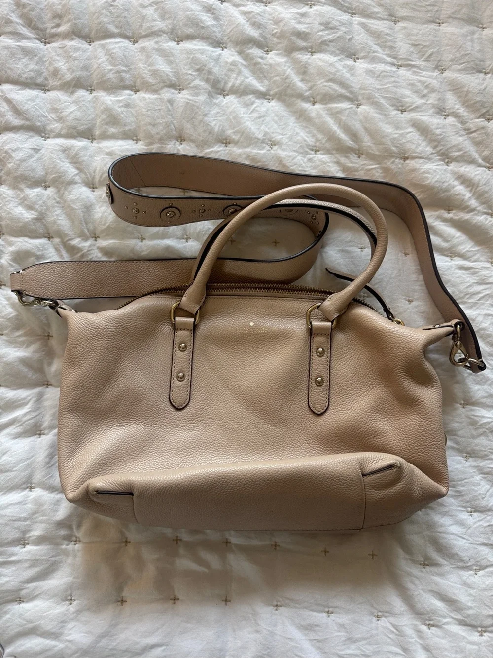 kate spade Pebbled beige purse with Detachable Strap